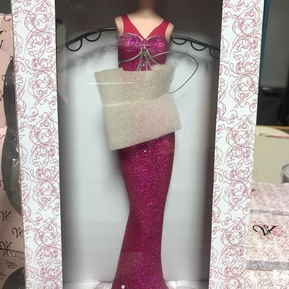 Jewelry stand pink sparkly dress new